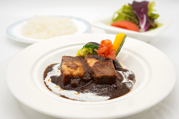 シェフ特製デミソースのビーフシチュー