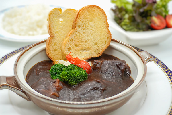 シェフ特製デミソースのビーフシチュー